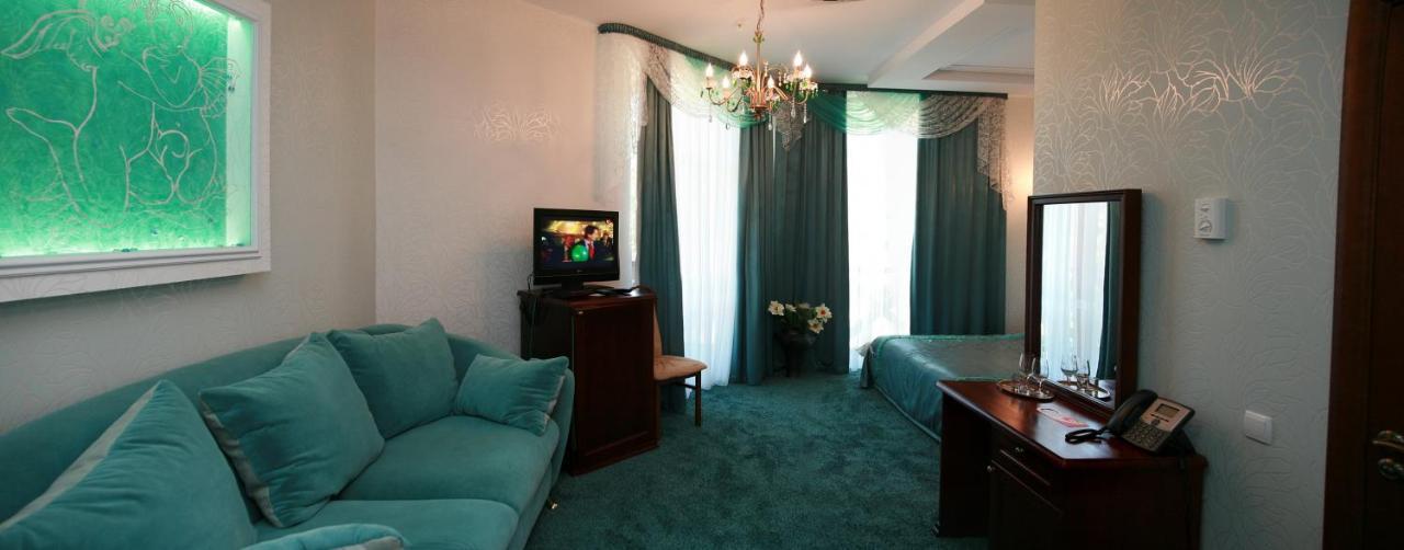 Optima Collection Park Hotel イヴァーノ＝フランキーウシク エクステリア 写真