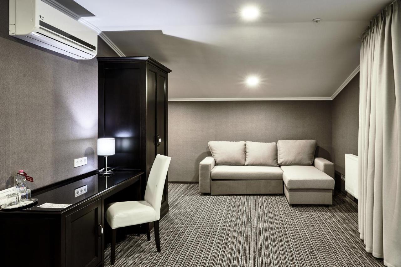 Optima Collection Park Hotel イヴァーノ＝フランキーウシク エクステリア 写真